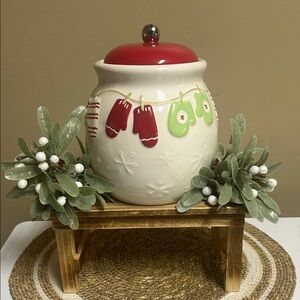 VTG Hallmark Mittens Christmas Cookie Jar